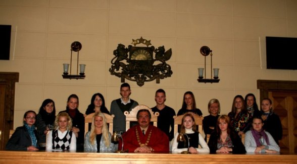 The first group of students of law visits the Supreme Court this year