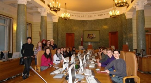 Approximately 350 students have visited the Supreme Court in Days of first-year students