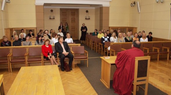 Topošie juristi tiekas ar Augstākās tiesas priekšsēdētāju