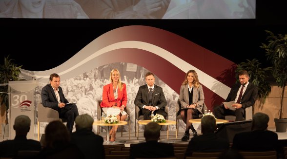 Tiesnese konferencē stāsta par savām sajūtām Latvijas valsts neatkarības atjaunošanas laikā un par Latviju pēc 30 gadiem