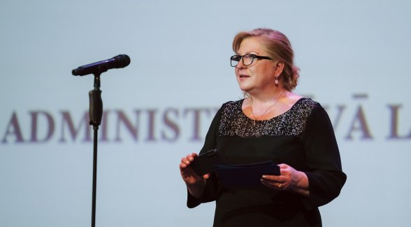 Senatore Veronika Krūmiņa aiziet uz Satversmes tiesu