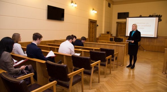 Pirmā karjeras diena Augstākajā tiesā