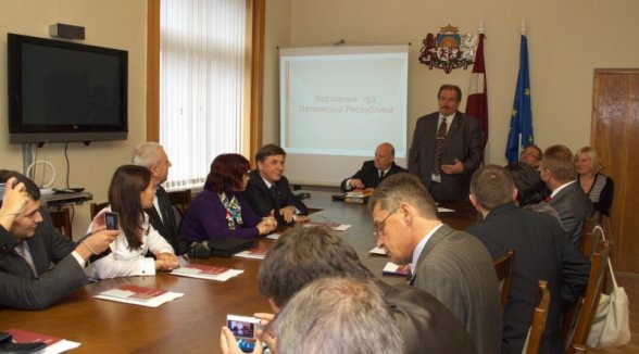 Ar Augstākās tiesas pieredzi iepazīstas Ukrainas tiesu vadītāji