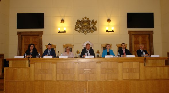 Ar finālspēli Senāta zālē studenti noslēdz tiesas procesa izspēli krimināltiesībās