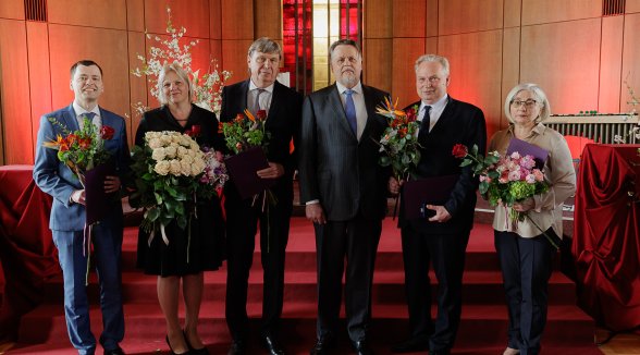 Supreme Court senators and staff receive Badges of Honour of the Justice System