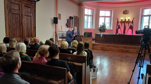 Senate’s representatives point to restoration of regional courts as confirmation of state continuity