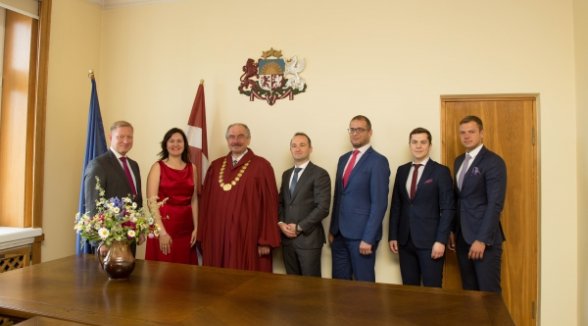 Chief Justice accepts oaths of newly admitted sworn advocates