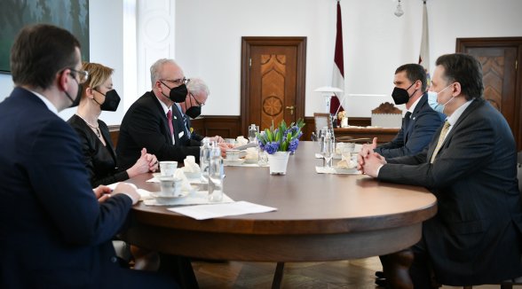 Valsts prezidents aicina sekmēt likumdevēja un tiesu varas dialogu