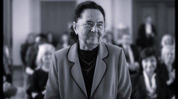 Mūžībā devusies bijusī senatore Astrīda Kazārova