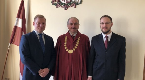 The Chief Justice accepts an oath of an advocate