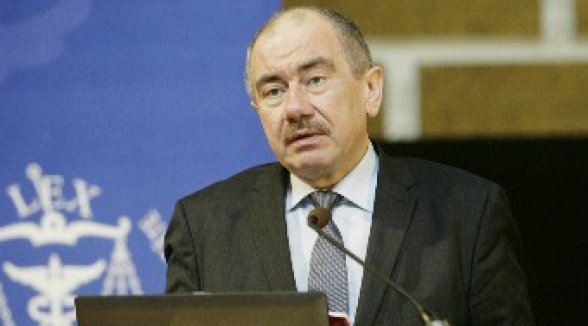 THE CHIEF JUSTICE OF THE SUPREME COURT STRESSES THE ROLE OF ADVOCATES IN FAIR AND EFFECTIVE COURSE OF COURT PROCEEDINGS