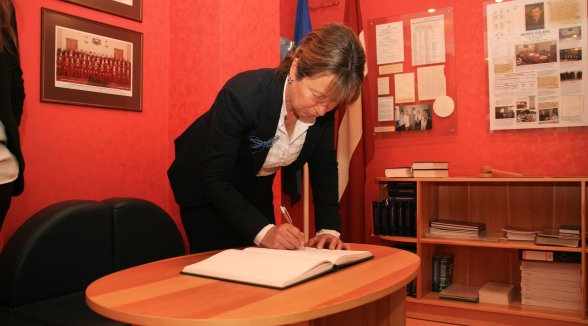 Augstāko tiesu apmeklē Eiropas Tiesību institūta prezidente