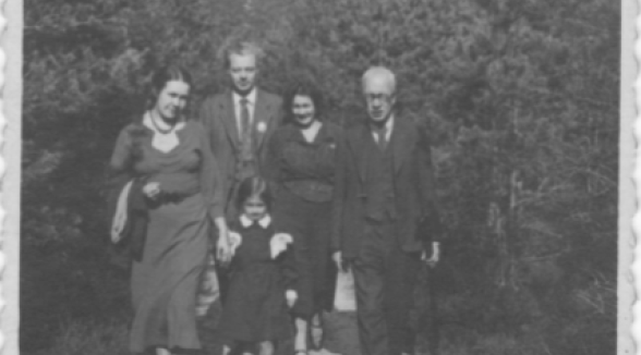 On White Tablecloth Day the movie “Senators” is shown in Garkalne