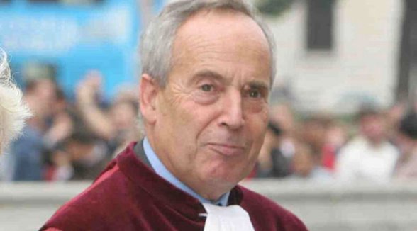 1.jūlijā sera Frensisa Džeikoba vieslekcija Rīgā