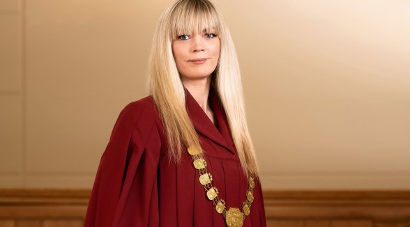 Tiesnešu ētikas komisijā atkārtoti ievēlē senatori Diānu Makarovu