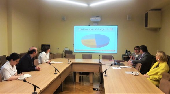 Augstākajā tiesā pieredzes apmaiņas vizītē ierodas tiesnešu delegācija no Gruzijas