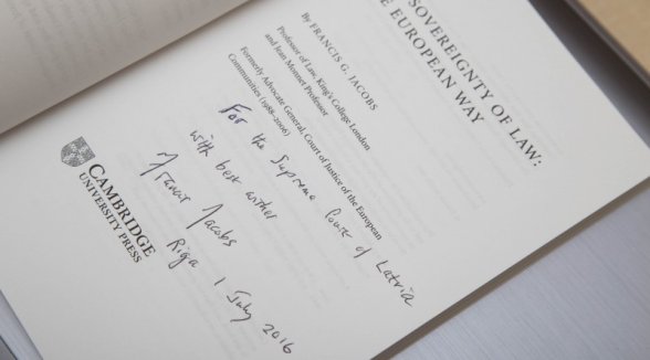 INTERVIEW WITH SIR FRANCIS JACOBS – ABOUT THE EUROPEAN COURT OF JUSTICE AND THE FUTURE OF BRITISH LAWYERS