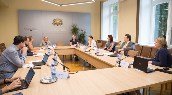 Diskutē par lietu izskatīšanas termiņiem civillietās 