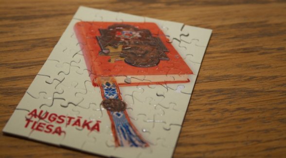 Atvērto durvju dienā skolēni Augstāko tiesu iepazīst neparastā veidā