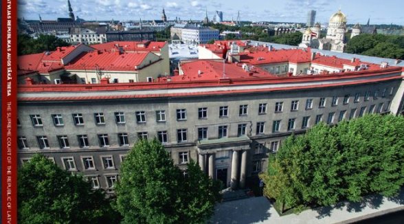 Izdota informatīva grāmata par Augstāko tiesu