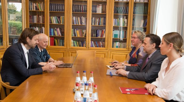 President of the Supreme Court and Employers' Confederation discuss the need to monitor sick-leave certificates