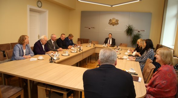 Augstākās tiesas priekšsēdētājs un Senāta departamentu priekšsēdētāji tiekas ar pirmās instances tiesu priekšsēdētājiem