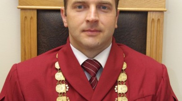 Saeima Satversmes tiesas tiesneša amatā apstiprina Aldi Laviņu