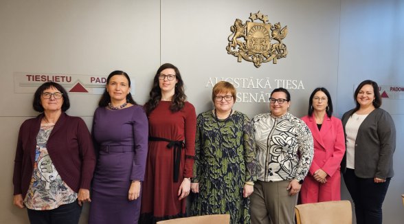 Slovenian judges learn about administrative procedure in the Supreme Court