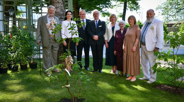 On the 20th anniversary of the Administrative Procedure Law, lilac is planted in the garden of the Presidential residence