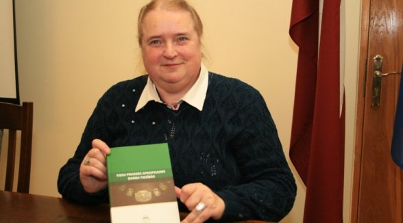 Arodbiedrību savienība izdod grāmatu par Senāta tiesu praksi darba tiesībās