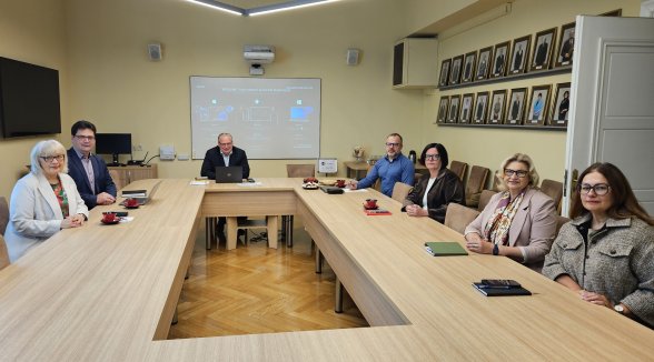Civillietu departamenta priekšsēdētājs ar apgabaltiesu civillietu kolēģiju vadību pārrunā tiesvedību pilnveidošanas risinājumus