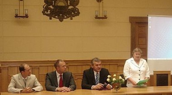 Prezentē jauno judikatūras datubāzi