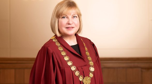 Augstākās tiesas plēnums Satversmes tiesas tiesneša amatam virza Veroniku Krūmiņu