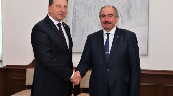 Augstākās tiesas priekšsēdētājs tiekas ar valsts prezidentu