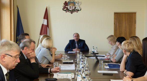 Augstākā tiesa, Valsts ieņēmumu dienests un Ģenerālprokuratūra kopīgi risina nodokļu piedziņas problēmas