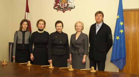 Darbu Augstākajā tiesā sāk pieci jauni tiesneši