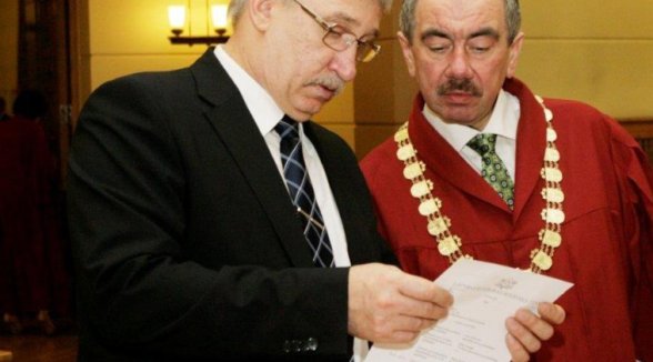 CANDIDATES TO THE OFFICE OF THE CHIEF JUSTICE OF THE SUPREME COURT MUST BE NOMINATED UNTIL 7 APRIL