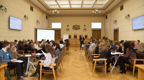 Darbinieku tikšanās – platforma diskusijai par juridiskiem jautājumiem administratīvo tiesu atzarā