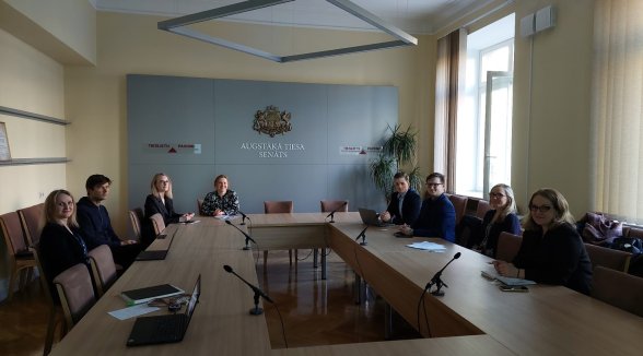 Meeting with Doctoral School researchers at the Supreme Court