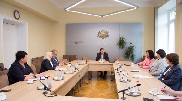 Augstākās tiesas priekšsēdētājs regulāri tiksies ar apgabaltiesu priekšsēdētājiem