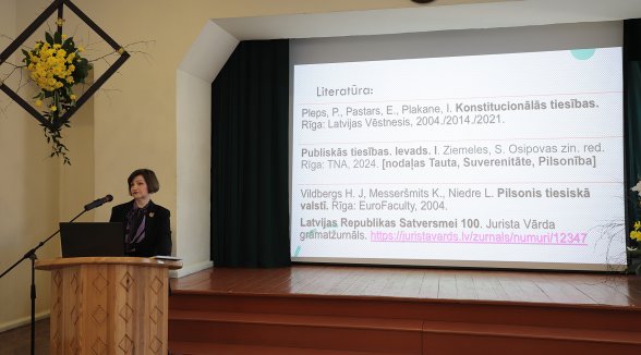 Senator Osipova discusses fundamental human rights with teachers in Kuldīga