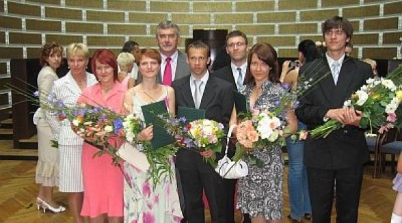 The employees of the Supreme Court – Graduates