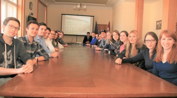 YOUNG LAWYERS FROM GERMANY VISIT THE SUPREME COURT