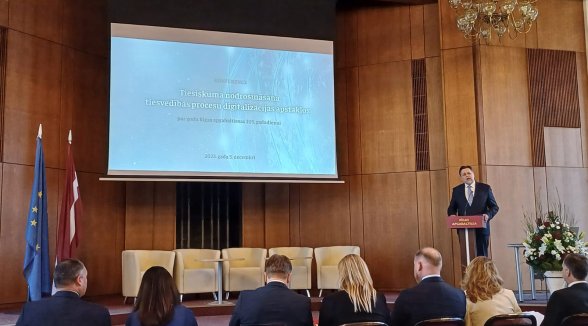 Augstākās tiesas priekšsēdētājs: Satversme paredz tiesnešus – cilvēkus, nevis robotus