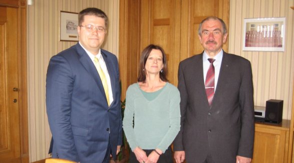 Londonas Karaliskās koledžas profesore apmeklē Augstāko tiesu