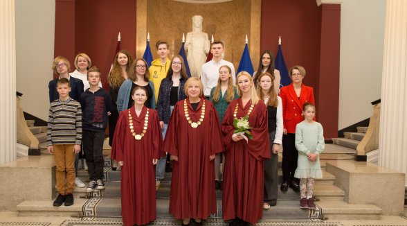 Augstākajā tiesā ciemojas tiesību jautājumu “gudrinieki”