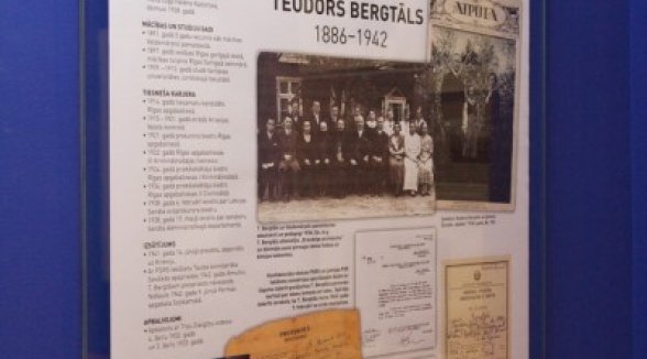 Muzejā atklāts senatora Teodora Bergtāla piemiņas stends