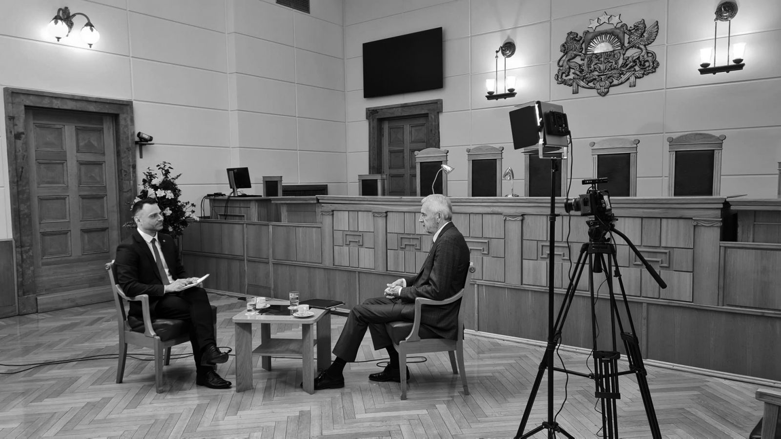 Sarunas filmēšana Senāta lielajā zālē