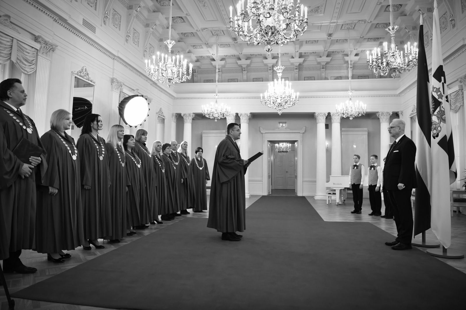 Tiesneša zvērestu Valsts prezidentam dod senators Jānis Pleps